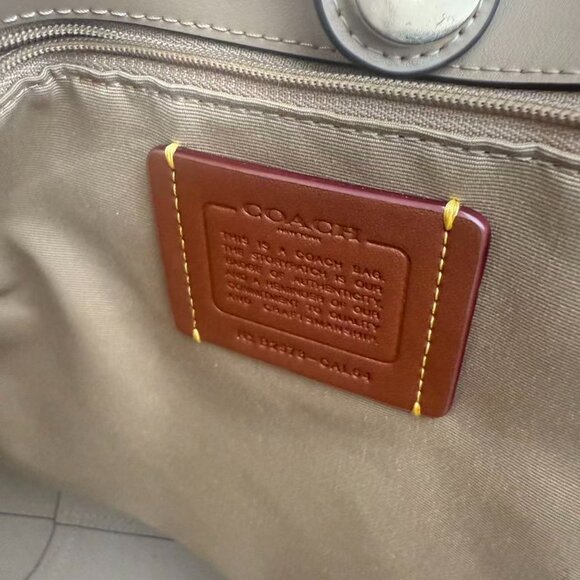 NWT Coach City Tote Bag With Strawberry Graphic CAL64 - Picture 5 of 7